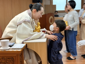 제주를 신성의 섬으로 밝히다